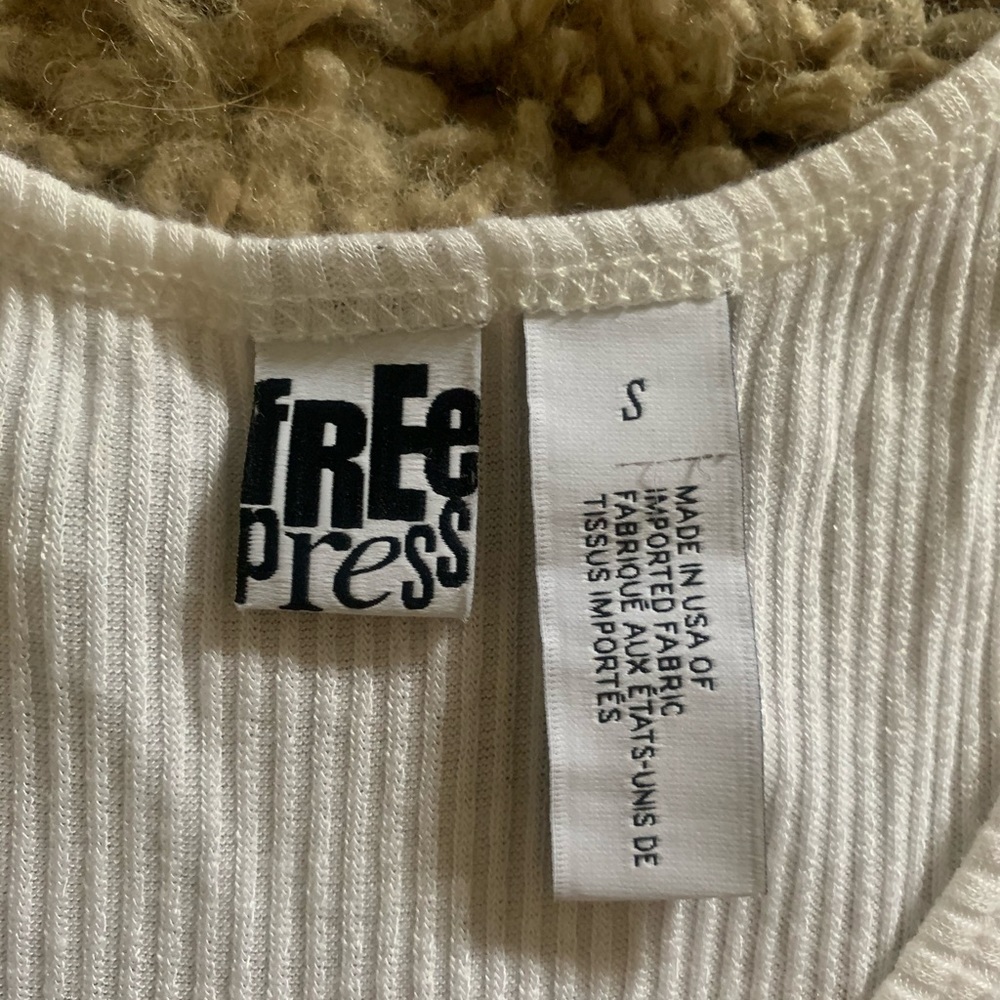 Basic White Ribbed Tank - Picture 2 of 2